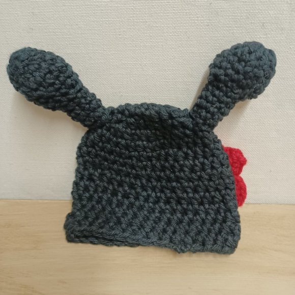 Baby knitted lady bug hat, with red flower - Picture 2 of 5